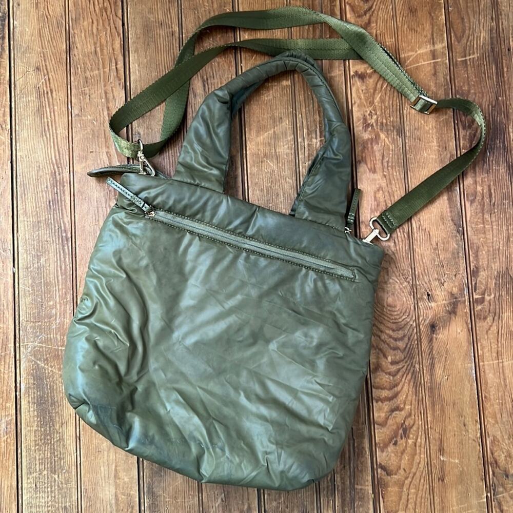 Caraa Cumulus small puffer tote in Olive